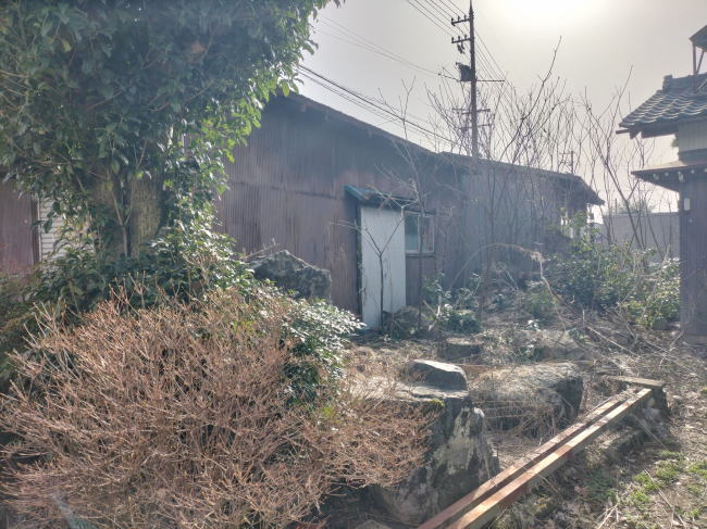 庭石撤去前の様子