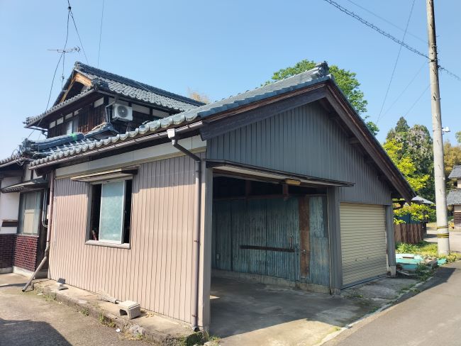 解体前の車庫の様子